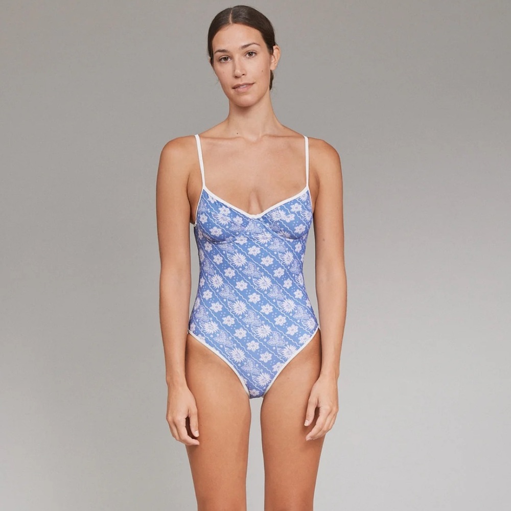 Acacia one piece
